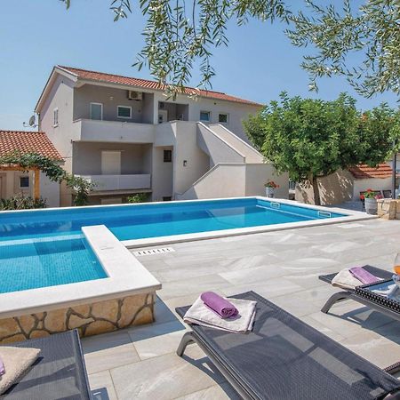 Nice Apartment In Blace With Wifi Buitenkant foto
